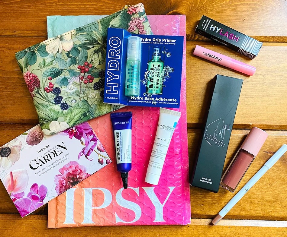 Best monthly subscription boxes - Ipsy Glam Box